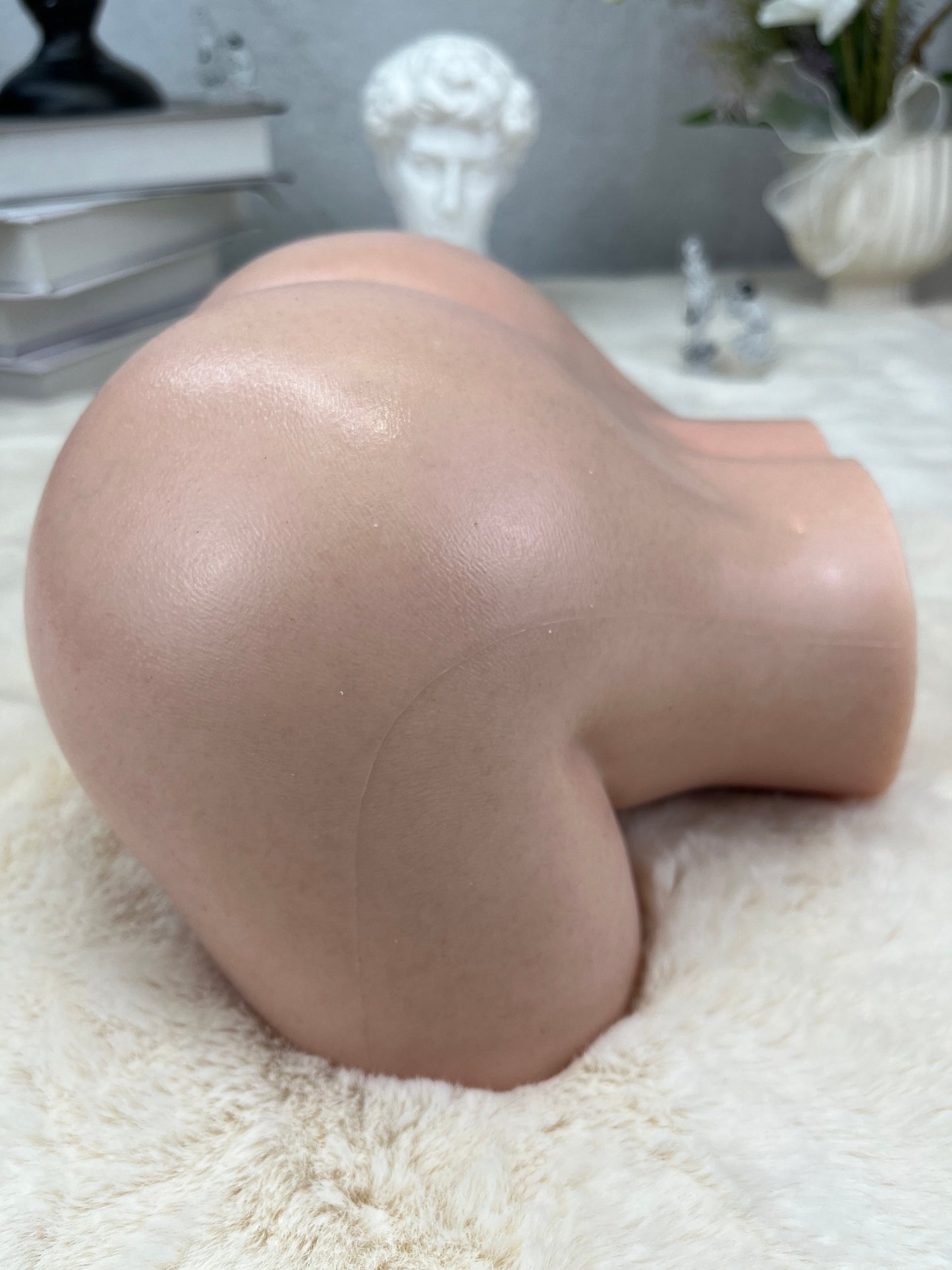 Platinum Silicone Butt Model – 3.9kg / 8.6lb, Dual Openings